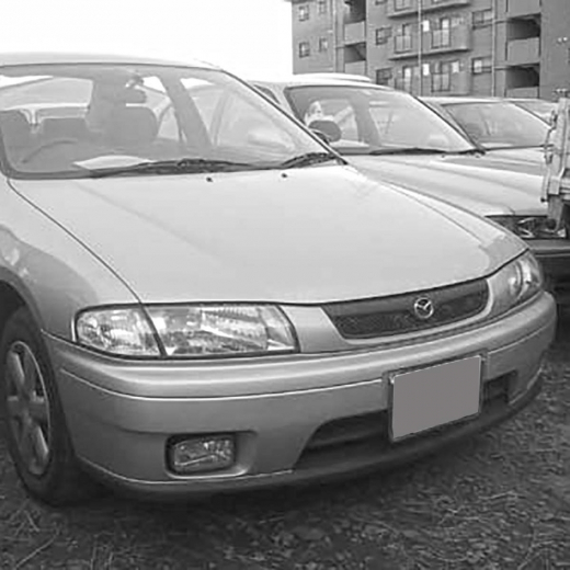 Решетка радиатора Mazda Familia '96-'99 контрактная