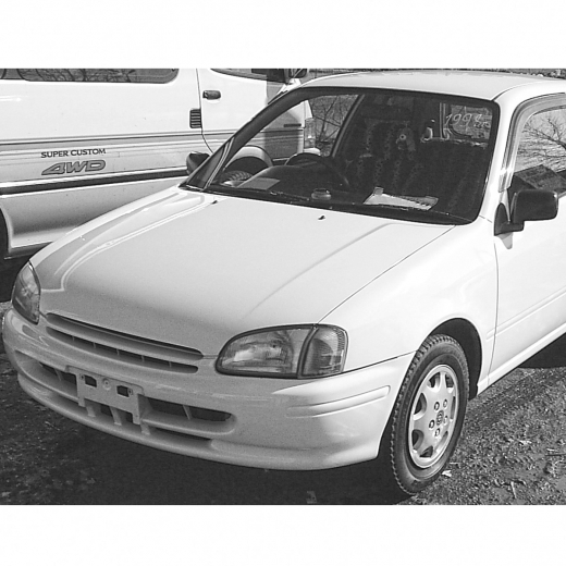 Крыло переднее Toyota Starlet '96-'99 левое контрактное