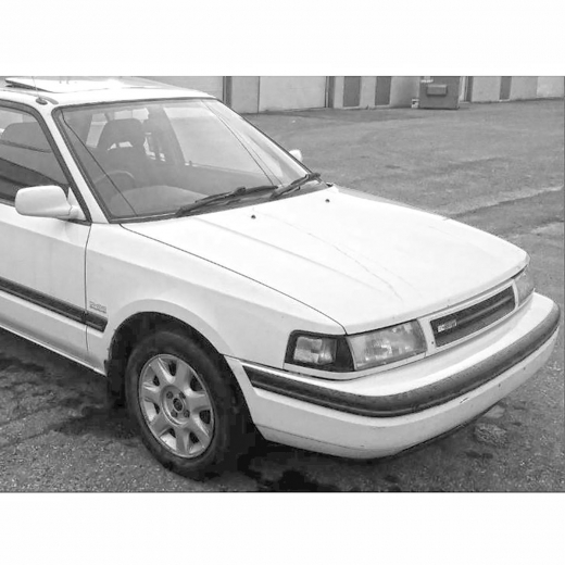 Крыло переднее Mazda Familia '89-'94 правое контрактное