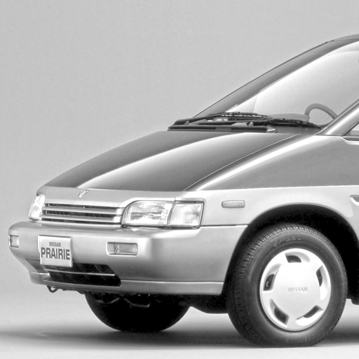 Бампер передний Nissan Prairie '88-'94 (32-26, 33-24) контрактный