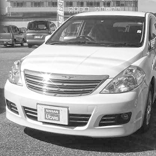 Бампер передний Nissan Tiida/ Tiida Latio (JP-spec) '08-'12 Axis контрактный