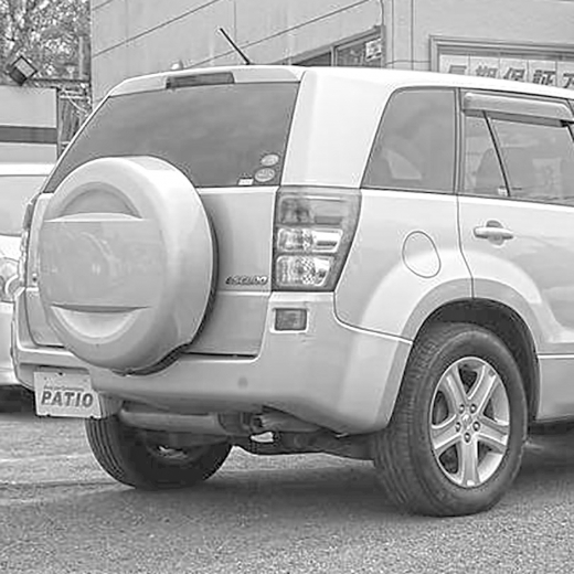 Бампер задний Suzuki Escudo/ Grand Vitara '05-'15/ Grand Vitara '05-'16 под запаску, номер сбоку, катафот под стопом контрактный 