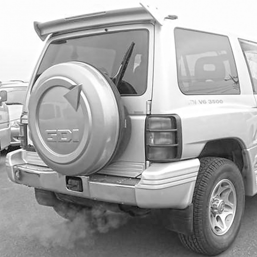Бампер задний Mitsubishi Pajero (3door) '90-'99 контрактный