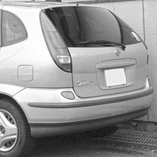 Бампер задний Nissan Tino '98-'03 контрактный