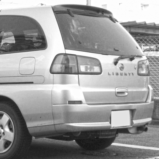 Бампер задний Nissan Liberty '98-'05 контрактный