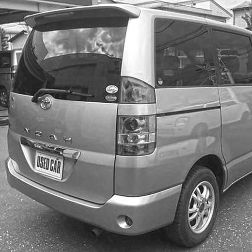 Бампер задний Toyota Voxy/ Noah '01-'07 контрактный