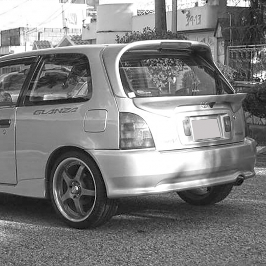 Бампер задний Toyota Starlet Glanza '96-'99 контрактный