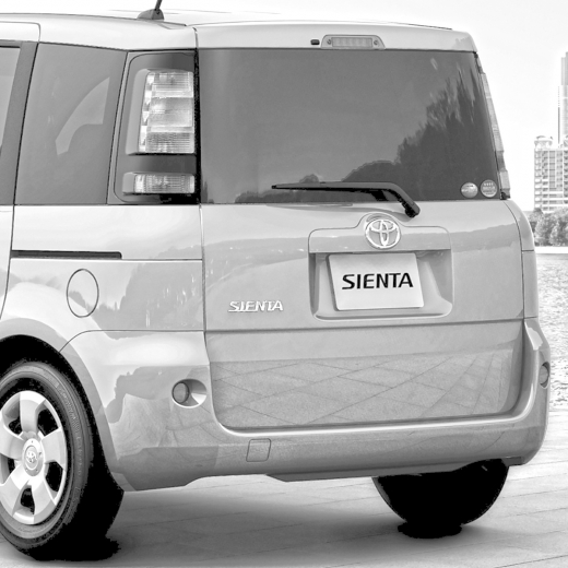 Бампер задний Toyota Sienta '03-'15 контрактный