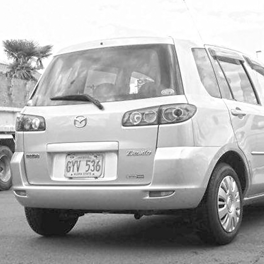 Бампер задний Mazda Demio '02-'05 контрактный