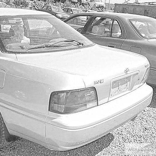 Бампер задний Toyota Vista Hardtop '94-'98 контрактный 