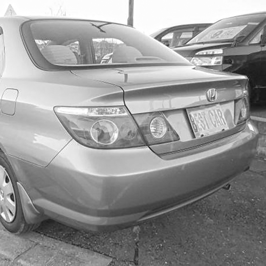 Крышка багажника Honda Fit Aria '05-'09  контрактная