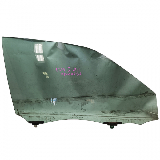 Стекло двери Toyota Progres '98-'07 передней правой контрактное