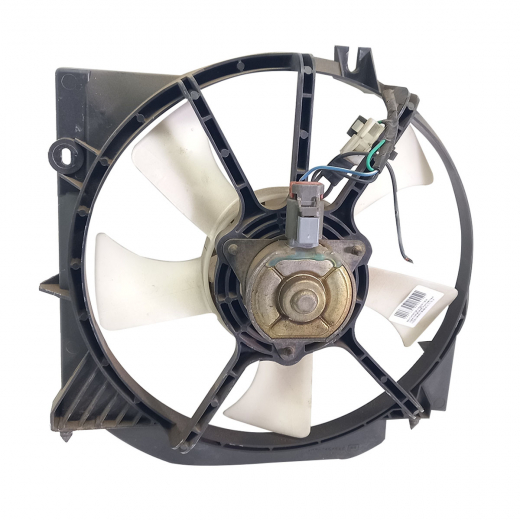 Вентилятор радиатора Mazda Demio '99-'02 (B3-E, B5-E) правый A/C контрактный