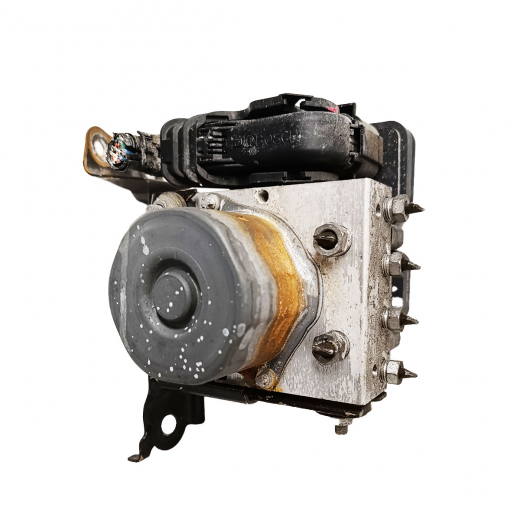 Блок ABS Toyota Camry '15-'18 (2AR-FE, 2GR-FE) 2WD контрактный 