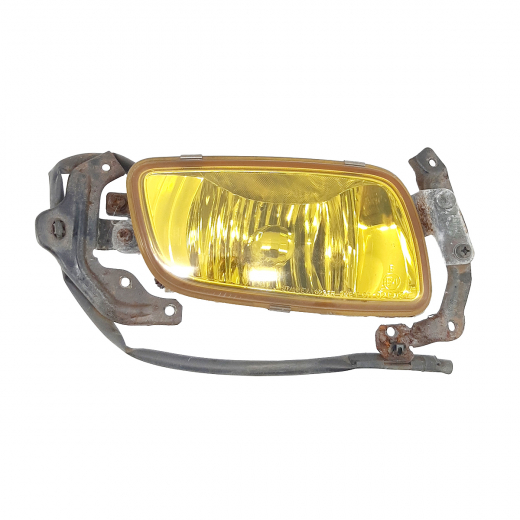 Противотуманная фара Mitsubishi Montero/ Pajero '99-'02 правая желтая (02-39) контрактная 