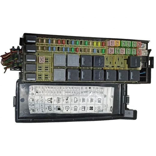 Блок реле (под капот) Land Rover Range Rover Sport '05-'13 контрактный