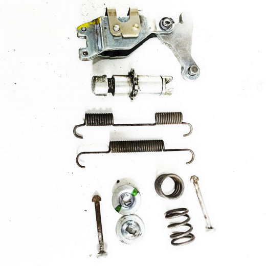 Регулятор/ механизм разводки колодок Nissan Pathfinder '05-'14 левый=правый 4WD контрактный