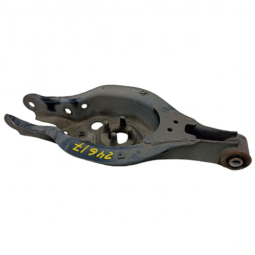 Рычаг задний Lexus GS '11-'16/ IS '13-'19/ Rc '14-'19 правый нижний поперечный под пружину контрактный