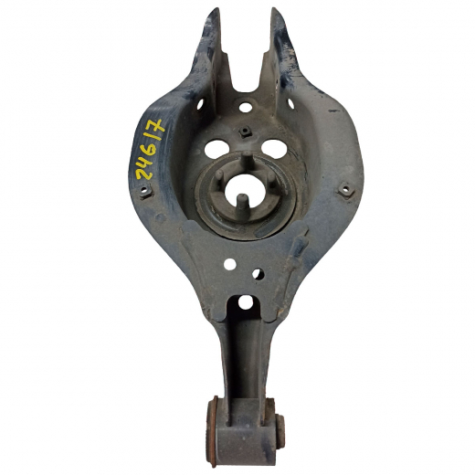 Рычаг задний Lexus GS '11-'16/ IS '13-'19/ Rc '14-'19 правый нижний поперечный под пружину контрактный