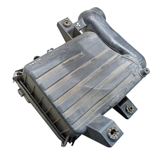 Корпус воздушного фильтра Suzuki Escudo '97-'05/ Grand Vitara '98-'03 (J20A, G16A) Контрактный