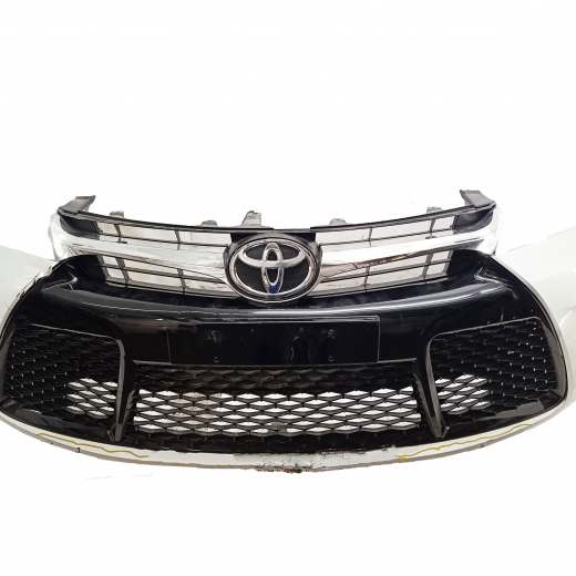 Бампер передний Toyota Camry '14-'17 (USA-spec) в сборе с решеткой контрактный 