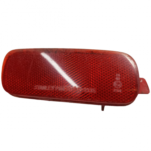 Катафот (рефлектор) Honda HR-V '98-'01 задний правый в бампер Контрактный 