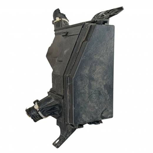 Блок реле (под капот) Honda Vezel '13-'21 левый контрактный