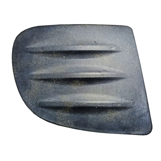 Заглушка бампера Toyota Sienta '06-'15 передняя правая Контрактный