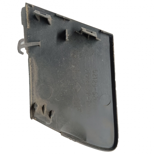 Заглушка бампера Toyota Vitz '10-'14 передняя правая Контрактный 