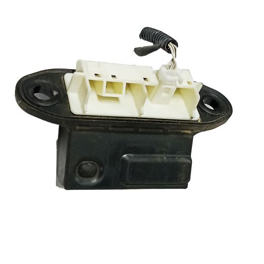 Кнопка (рычаг) открывания крышки багажника/ двери Toyota Prius '09-'15/ Prius Alpha '11-'25/ Camry '11-'18/ Vitz '10-'20/ Aqua '11-'21/ Auris '06-'12/ Fielder '06-'12/ Noah '07-'14/ Rav4 '12-'19/ Wish '09-'17/ Voxy '07-'14 контрактный