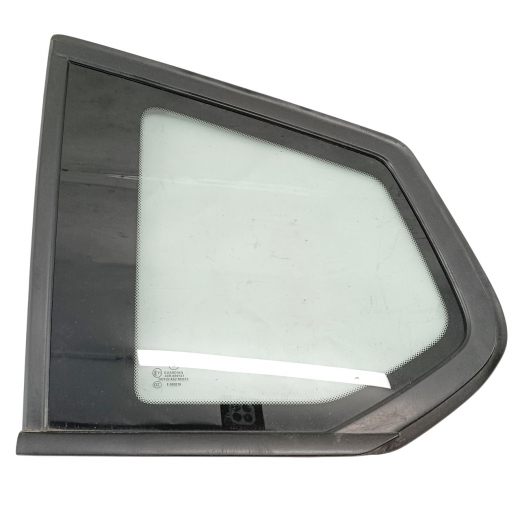 Стекло боковое в кузов BMW X3 '10-'17 заднее левое контрактное