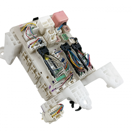 Блок реле (салон) Toyota Corolla '06-'13/ Axio '06-'12/ Fielder '06-'12 лев Контрактный