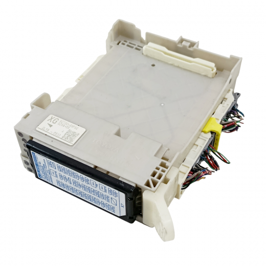 Блок реле (салон) Toyota Camry '11-'18 лев Контрактный