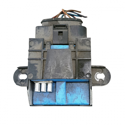 Блок управления топливным насосом Volkswagen Golf V '03-'13, Golf VI '08-'12, Jetta '05-'10, Jetta '10-'19, Passat '10-'15, Scirocco '08-'15, Sharan '10-'26, Tiguan '08-'17, Beetle '11-'26, Passat Сс '08-'11, Passat Сс '11-'16, Skoda Octavia '04-'08, Octavia '08-'13, Superb '08-'15, Audi A3 '03-'12, A4 '07-'15, Q3 '11-'19, A4 Allroad '09-'16