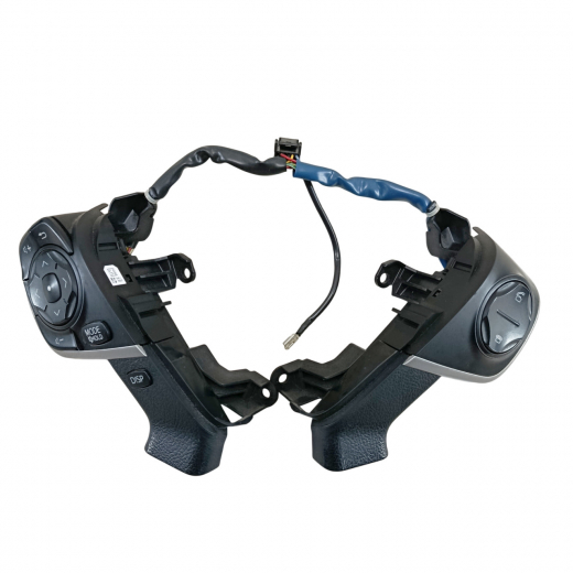 Кнопки на руль Toyota Camry '11-'18 8425033340