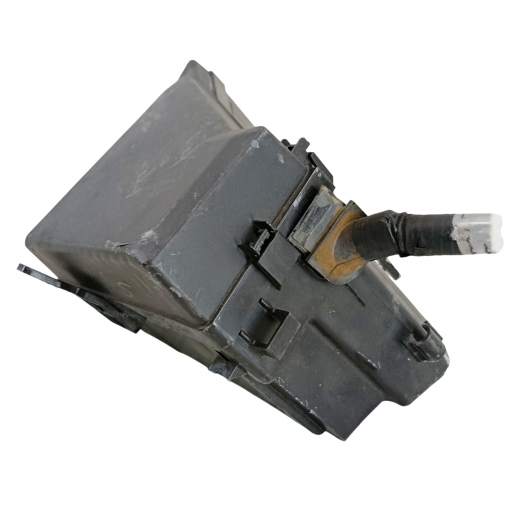 Блок реле (под капот) Subaru Levorg '14-'20 левый контрактный