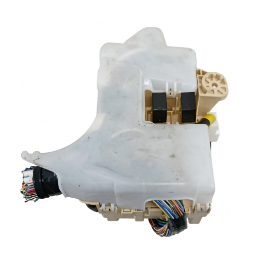 Блок реле (салон) Toyota Hiace Regius '97-'02/ Granvia/ Grand Hiace '95-'02 Контрактный