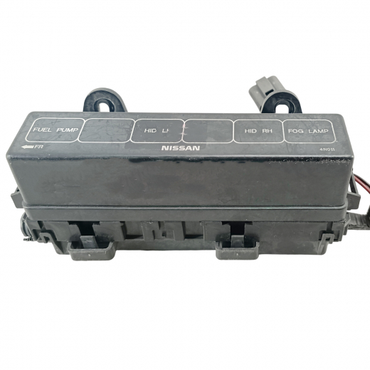 Блок реле (под капот) Nissan Serena '99-'05 слева контрактный