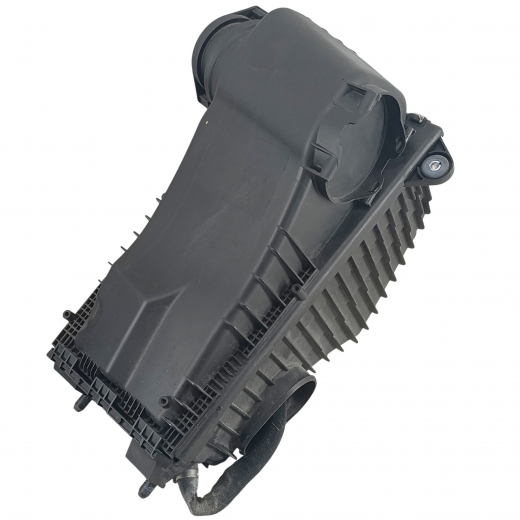 Корпус воздушного фильтра Volkswagen Touareg '02-'10/ Audi Q7 '06-'15 (BAR) левый Контрактный