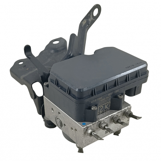 Блок ABS Toyota Axio '12-'15/ Fielder '12-'15 (1NZ-FE) 2WD контрактный 12.2012 - 03.2015