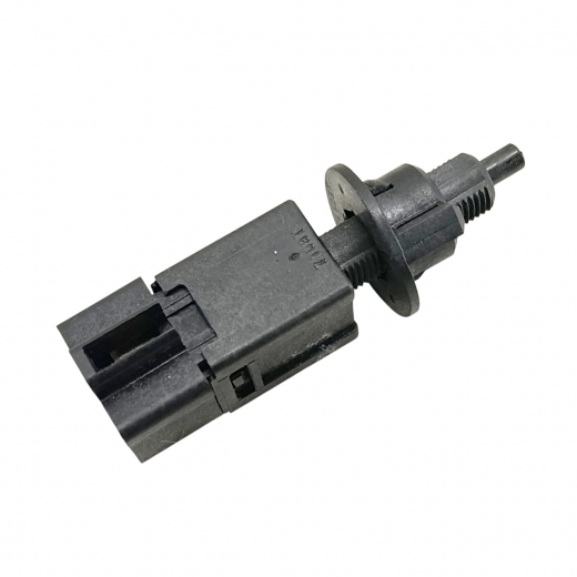 Концевик под педаль тормоза (лягушка) Mitsubishi Montero '00-'06/ Toppo BJ '98-'03/ Minica '98-'11/ Outlander '03-'06/ Lancer '07-'17/ Lancer '01-'10/ Pajero '99-'07/ Pajero '06-'08/ Pajero '06-'11/ Pajero '06-'12/ Pajero '06-'26/ Pajero '06-'10/ RVR '97-'02/ Airtrek '01-'05/ Chariot Grandis '97-'03/ Colt '02-'12/ Colt Plus '04-'12/ Diamante '94-'05/ Dion '00-'06/ Galant '96-'05/ Lancer Cedia '00-'03/ Legnum '96-'02/ Pajero IO '98-'07/ Delica D5 '06-'19/ Lancer Cargo '03-'08/ Galant Fortis '07-'15/ Pajero Jr '95-'98/ Pajero Mini '94-'13 (6G74 SOHC, 6G75, 3G83, 4G63 DOHC, 4G63-T, 4G64, 4G69 MIVEC, 4A91, 4B10, 4B11, 4A92, BKD, BWC, 4N13, 4B11-T, 4G15, 4G15 GDI, 4G93 GDI, 4G94, 4G93-T GDI, 6G72, 4D56-T, 6G74 GDI, 4M41-T, 6G72 DOHC, 4G64 GDI, 6G72 GDI, 4G19, 4G15 DOHC, 4A90, 4G15-T, 6G73 DOHC, 6G73 MVV, 6G73 GDI, 4G94 GDI, 6A13-T, 6A12, 4B12, 4J11, 4N14, 4J10, 4A31, 4A30, 4A30-T) , 2WD контр