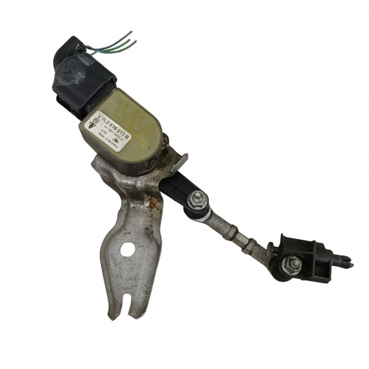 Датчик контроль высоты контрактный 7L0616213B передний левый