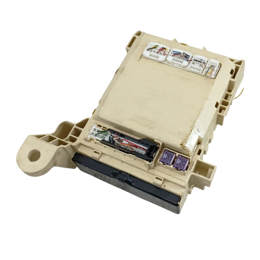 Блок реле (салон) Toyota Camry '06-'11 лев Контрактный правый руль