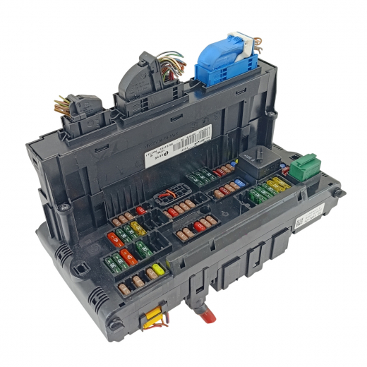 Блок реле (салон) BMW X3 '10-'17 Контрактный