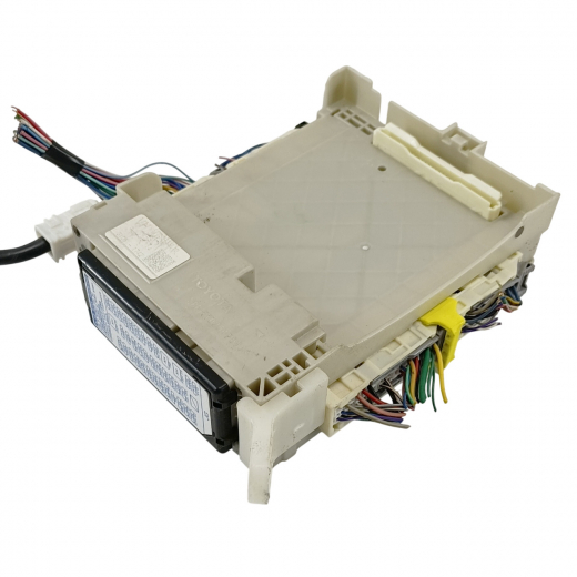 Блок реле (салон) Lexus ES '12-'18 лев Контрактный