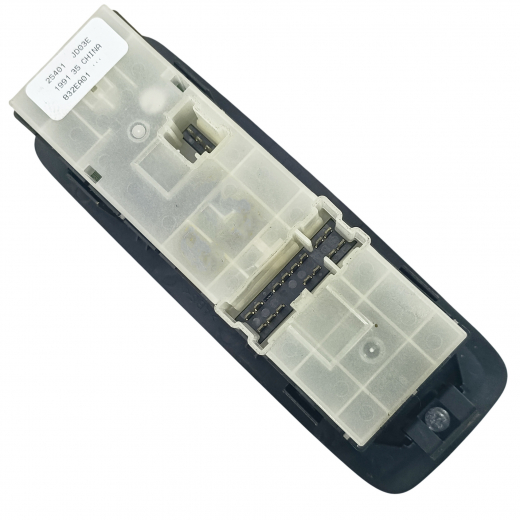 Кнопка стеклоподъемника Nissan Dualis '07-'14 передняя правая контрактная