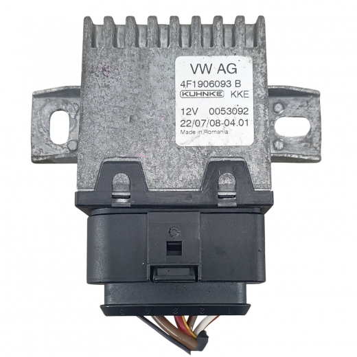 Блок управления топливным насосом Volkswagen Touareg '02-'10, Audi Q7 '06-'15