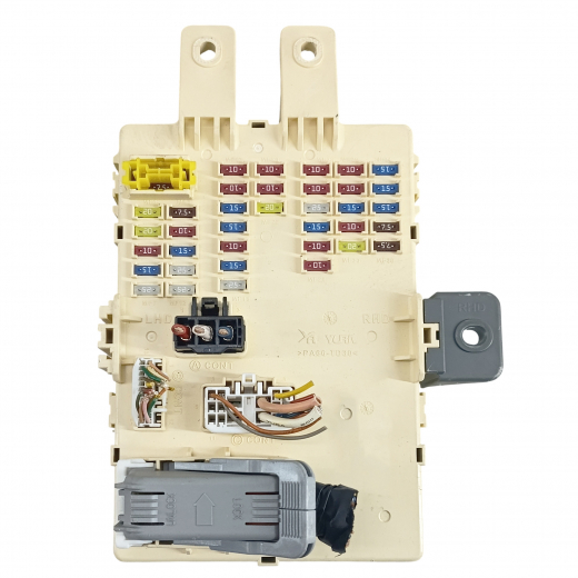 Блок реле (салон) Kia Sportage '10-'13 Контрактный