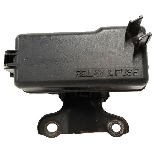 Блок реле (под капот) Toyota Camry/ Gracia / Mark II Qualis / Windom '96-'01 контрактный