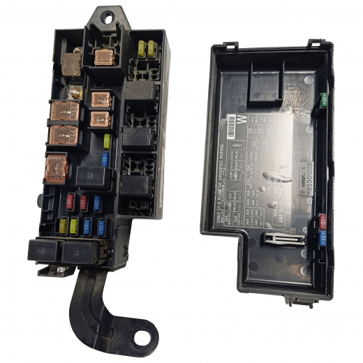 Блок реле (под капот) Subaru Impreza '04-'07 контрактный